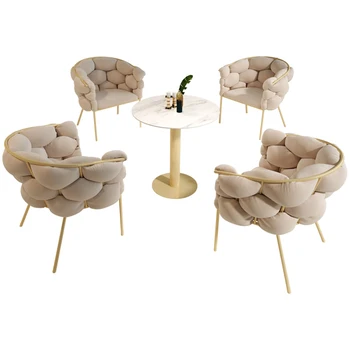 Скандинавское сочетание стола и стула, Десертное кафе, Салон красоты, популярный в Интернете Маленький диван для одного человека